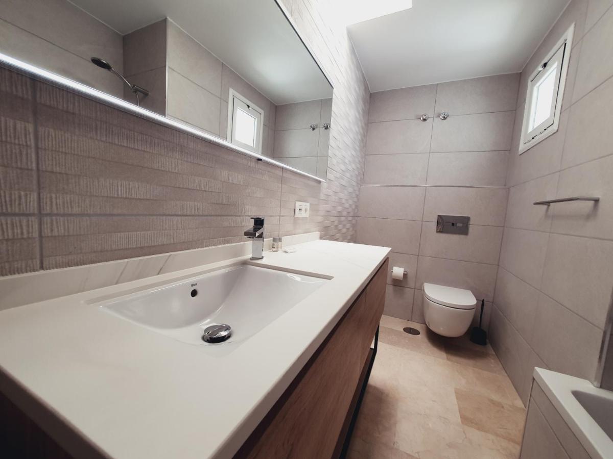 Modern Family Home Above Swimming Pool Puerto Rico  Ngoại thất bức ảnh